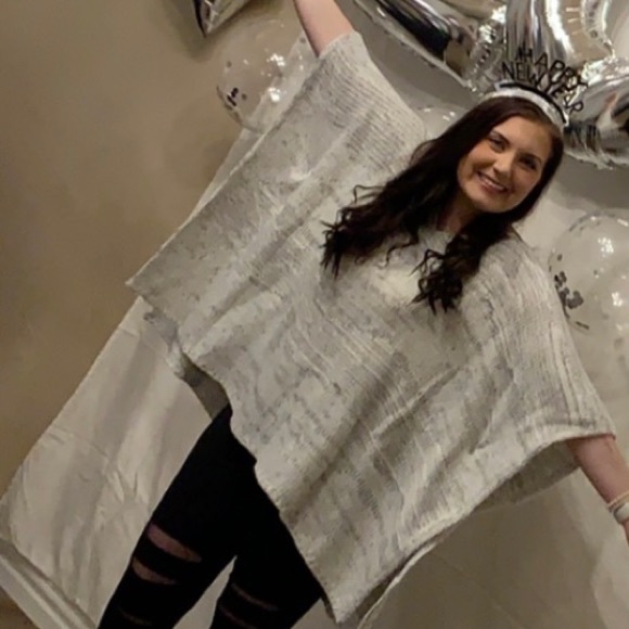 Universal Thread Sweater - Picture 6 of 6